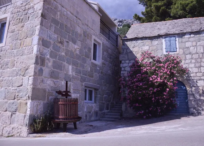 Old Stone House Klaric 布雷拉