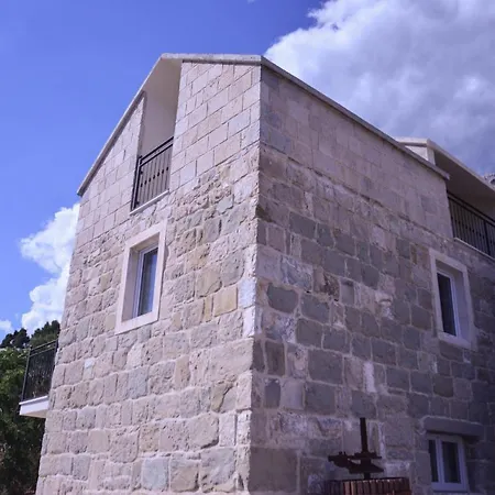 Old Stone House Klaric