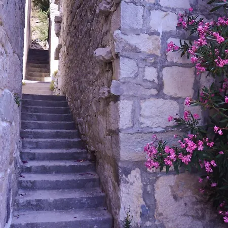 Old Stone House Klaric Apartment *
